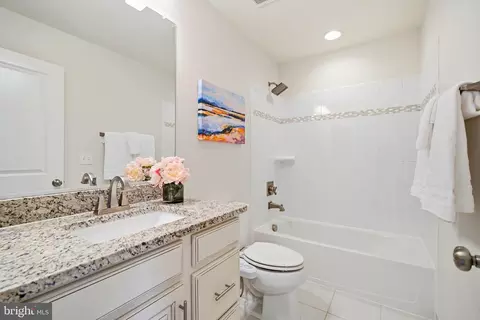 Bath - 23489 Epperson Sq, Brambleton, VA 20148 photo 3 of 4