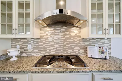 Kitchen - 23489 Epperson Sq, Brambleton, VA 20148 photo 5 of 5