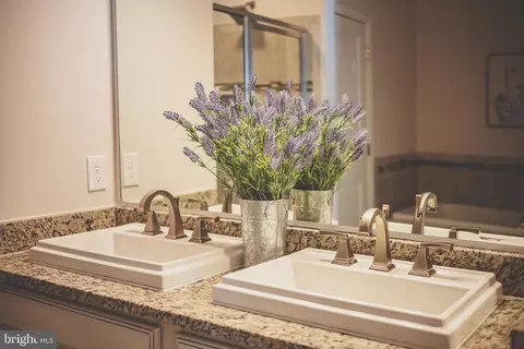 Bath - 23489 Epperson Sq, Brambleton, VA 20148 photo 1 of 4