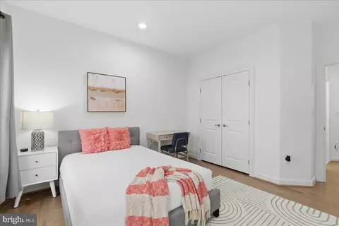 Bedroom - 42414 Pine Forest Dr, Chantilly, VA 20152 photo 7 of 11