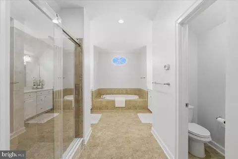 Entry Way - 42414 Pine Forest Dr, Chantilly, VA 20152 photo 14 of 16
