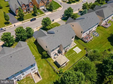 View/Area - 42414 Pine Forest Dr, Chantilly, VA 20152 photo 6 of 12