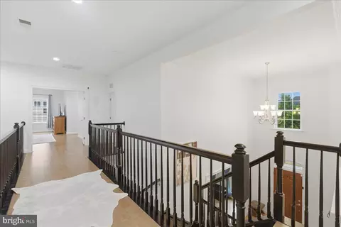 Entry Way - 42414 Pine Forest Dr, Chantilly, VA 20152 photo 12 of 16