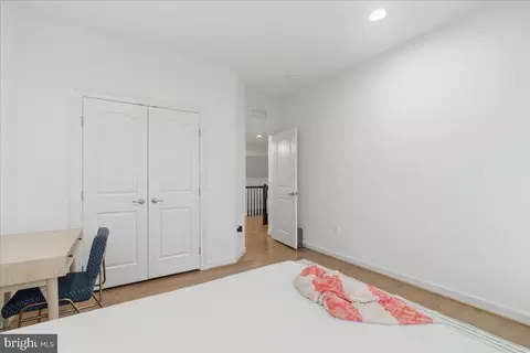 Bedroom - 42414 Pine Forest Dr, Chantilly, VA 20152 photo 8 of 11