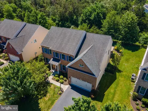 View/Area - 42414 Pine Forest Dr, Chantilly, VA 20152 photo 3 of 12
