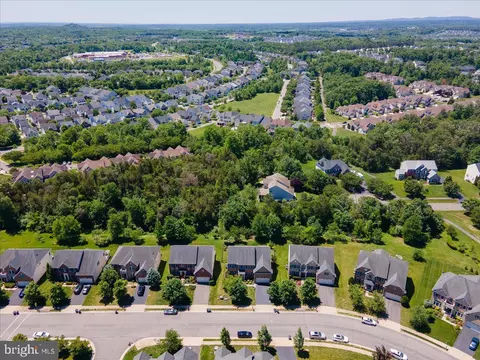 View/Area - 42414 Pine Forest Dr, Chantilly, VA 20152 photo 11 of 12