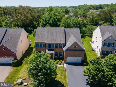 View/Area - 42414 Pine Forest Dr, Chantilly, VA 20152 photo 1 of 12