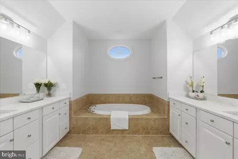 Bath - 42414 Pine Forest Dr, Chantilly, VA 20152 photo 1 of 5