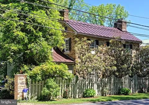 406 E Washington St, Middleburg, VA 20117