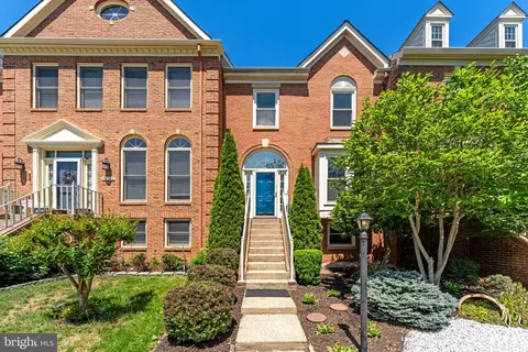46522 Lynnhaven Sq, Sterling, VA 20165