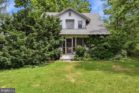 501 W Main St, Purcellville, VA 20132