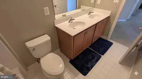Bath - 43161 Barnstead Dr, Ashburn, VA 20148 photo 6 of 6
