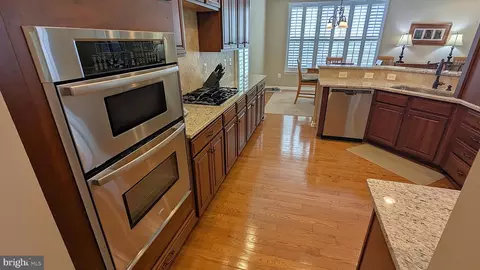 Kitchen - 43161 Barnstead Dr, Ashburn, VA 20148 photo 1 of 5