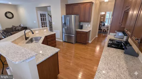 Entry Way - 43161 Barnstead Dr, Ashburn, VA 20148 photo 4 of 9