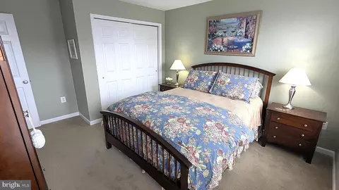 Bedroom - 43161 Barnstead Dr, Ashburn, VA 20148 photo 5 of 6