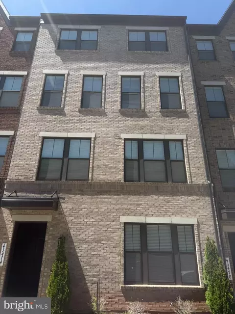 43476 Stonewood Crossing Ter, Ashburn, VA 20148