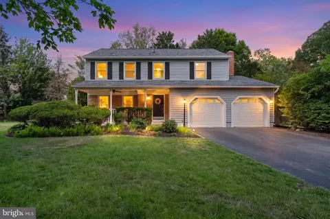 1801 Lisa Gaye Dr, Sterling, VA 20164