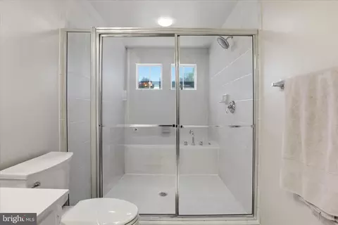 Bath - 20385 Bowfonds St, Ashburn, VA 20147 photo 3 of 5