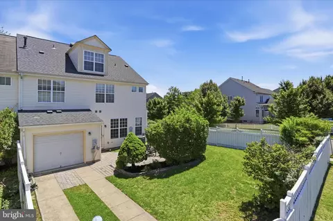 Exterior - 20385 Bowfonds St, Ashburn, VA 20147 photo 3 of 3