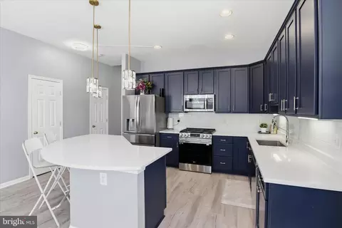 Kitchen - 20385 Bowfonds St, Ashburn, VA 20147 photo 2 of 3