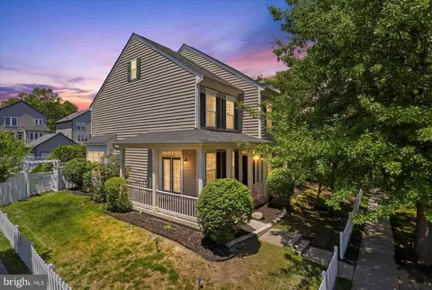 20385 Bowfonds St, Ashburn, VA 20147