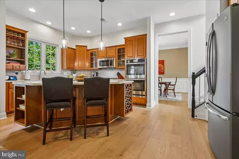 Kitchen - 22487 Pine Top Ct, Ashburn, VA 20148 photo 3 of 7