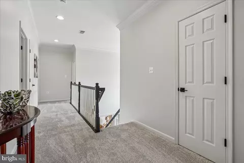 Entry Way - 22487 Pine Top Ct, Ashburn, VA 20148 photo 5 of 6