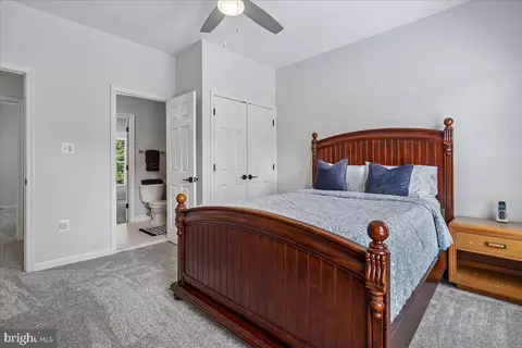 Bedroom - 22487 Pine Top Ct, Ashburn, VA 20148 photo 2 of 17
