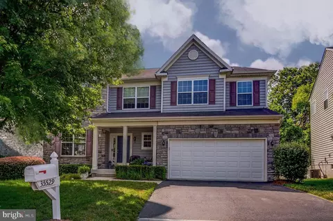 35529 Hudson St, Round Hill, VA 20141