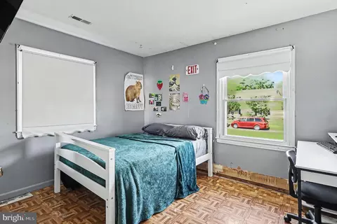 Bedroom - 103 N Johnson Rd, Sterling, VA 20164 photo 4 of 7
