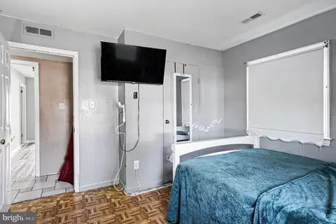 Bedroom - 103 N Johnson Rd, Sterling, VA 20164 photo 5 of 7