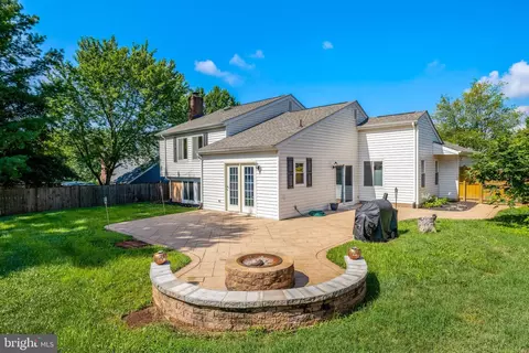 Exterior - 254 E Juniper Ave E, Sterling, VA 20164 photo 4 of 11