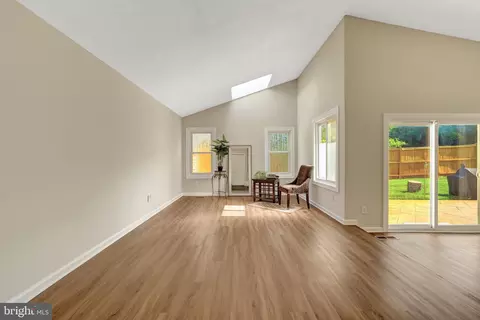Living - 254 E Juniper Ave E, Sterling, VA 20164 photo 2 of 8