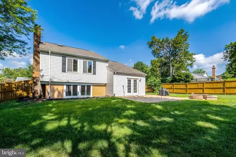 Exterior - 254 E Juniper Ave E, Sterling, VA 20164 photo 6 of 11