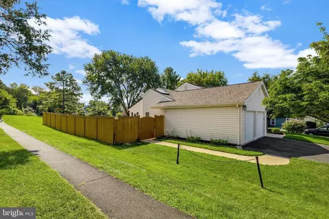 Exterior - 254 E Juniper Ave E, Sterling, VA 20164 photo 11 of 11