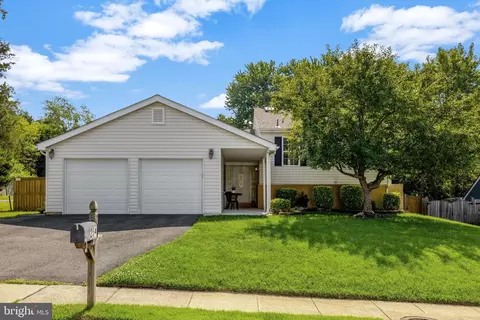 254 E Juniper Ave E, Sterling, VA 20164