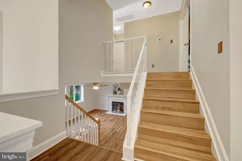 Entry Way - 254 E Juniper Ave E, Sterling, VA 20164 photo 2 of 3