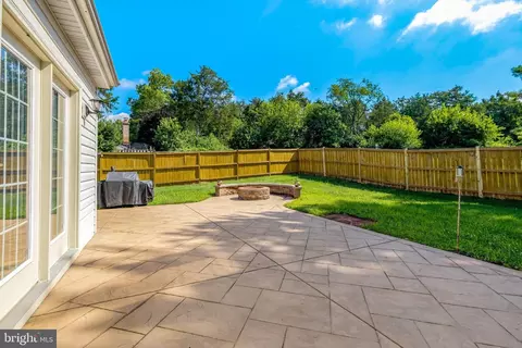 Exterior - 254 E Juniper Ave E, Sterling, VA 20164 photo 5 of 11