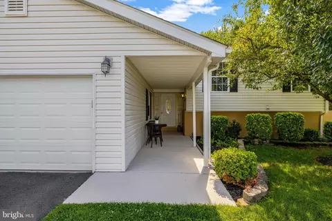 Exterior - 254 E Juniper Ave E, Sterling, VA 20164 photo 2 of 11