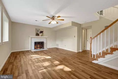 Living - 254 E Juniper Ave E, Sterling, VA 20164 photo 6 of 8