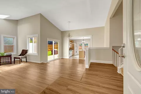 Living - 254 E Juniper Ave E, Sterling, VA 20164 photo 4 of 8