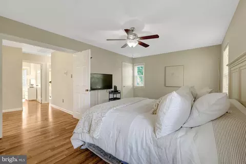 Bedroom - 254 E Juniper Ave E, Sterling, VA 20164 photo 5 of 7