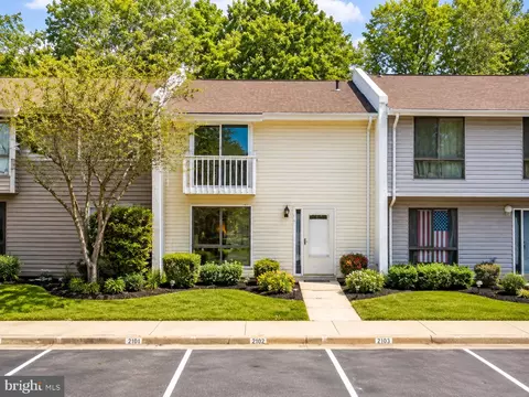 28 Wedgedale Dr, Sterling, VA 20164