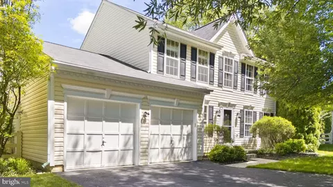 17303 Bighorn Ct, Round Hill, VA 20141