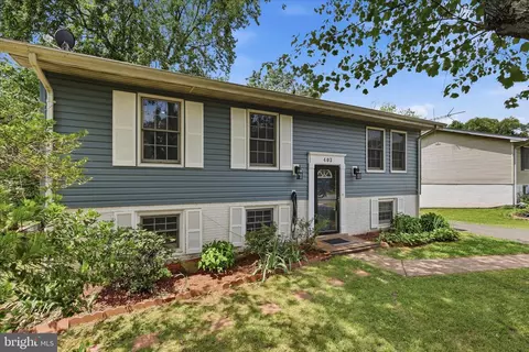 Exterior - 403 E Laurel Ave, Sterling, VA 20164 photo 2 of 8
