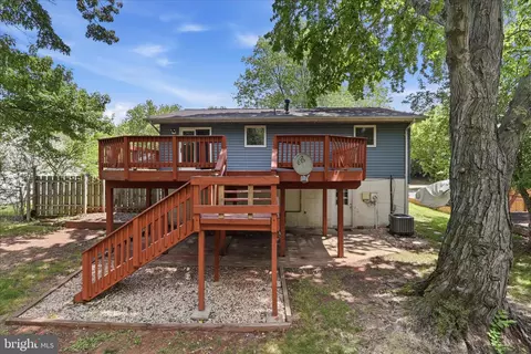 Exterior - 403 E Laurel Ave, Sterling, VA 20164 photo 7 of 8