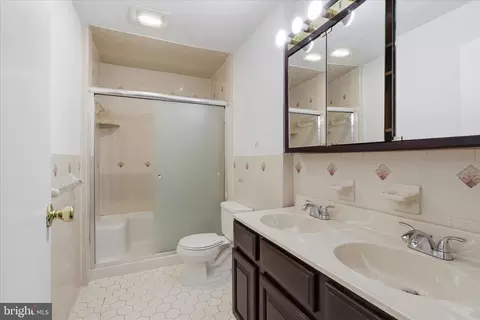 Bath - 403 E Laurel Ave, Sterling, VA 20164 photo 1 of 2