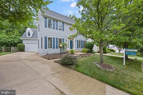 20712 Parkside Cir, Sterling, VA 20165