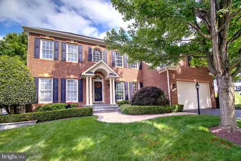 47276 Ox Bow Cir, Sterling, VA 20165
