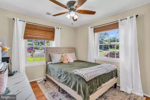 Bedroom - 101 W Beech Rd, Sterling, VA 20164 photo 4 of 7